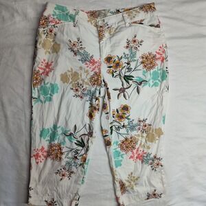 St. Johns Bay capris women's 10 flowers botanical white Spring stretch
